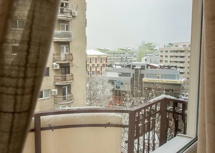 Sala Polivalenta - Sector 4 - Motru 84 By Mrg Lägenhet Bukarest