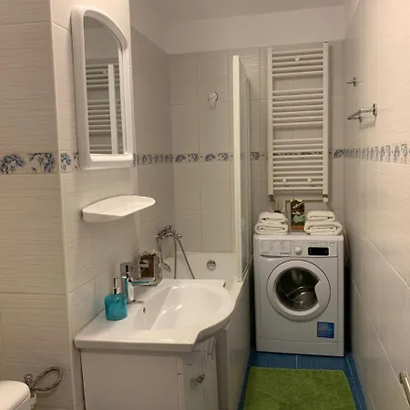 Apartamento Sala Polivalenta - Sector 4 - Motru 84 By Mrg *